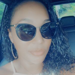 Meet your Posher, Sarai